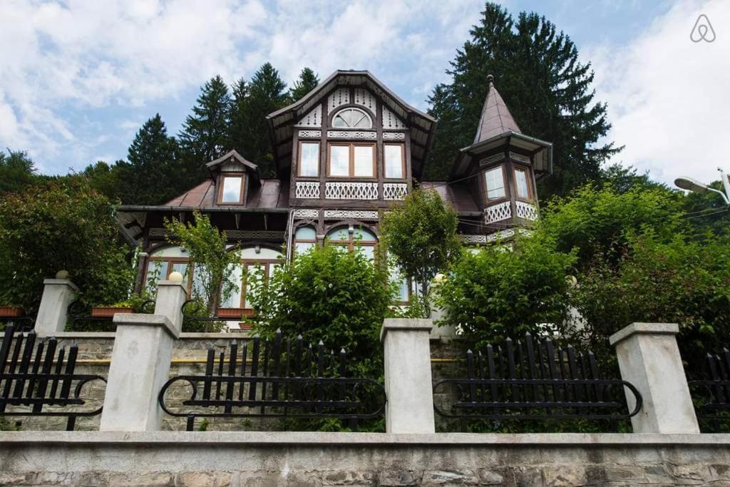 Vila Bradet Busteni Luaran gambar
